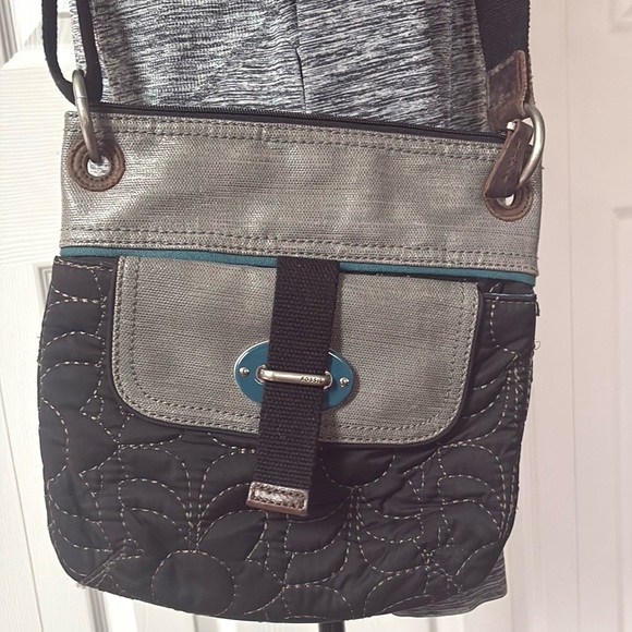Fossil Key-Per Quilted Metallic Gray Leather Crossbody - Picture 7 of 16